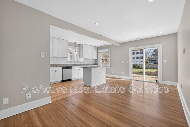 Building Photo - 1329 Cedar Ln