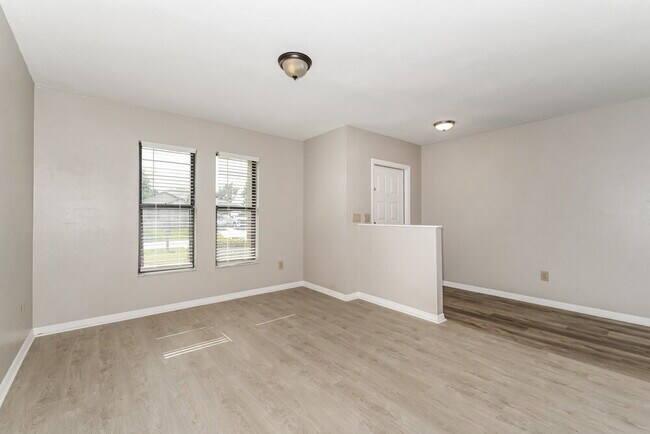 Building Photo - 2123 SE 3rd St