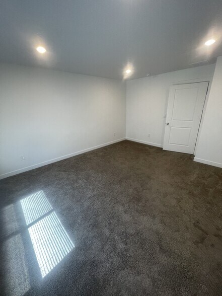 Building Photo - 967 Drifter Ln