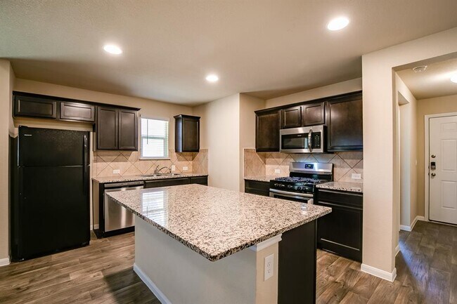 Building Photo - 15008 Custis Ln