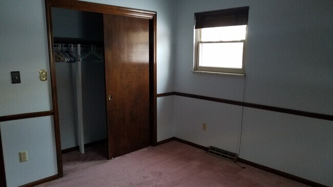 Building Photo - 5049 Babbitt Rd