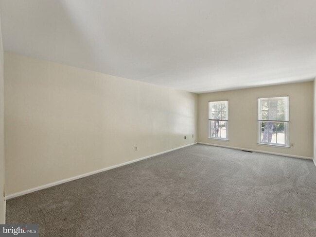 Building Photo - 13563 Point Pleasant Dr
