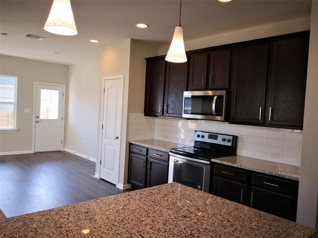 Building Photo - 723 Speckled Alder Dr