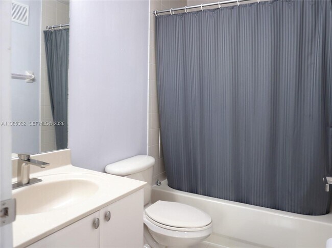 Building Photo - 130 Jacaranda Country Club Dr