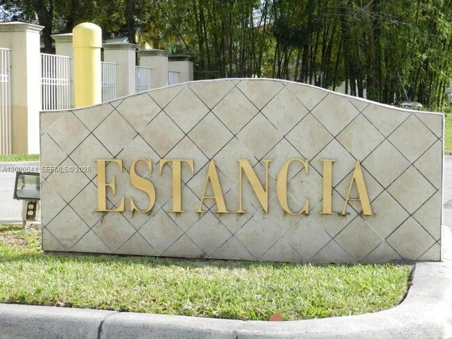 Building Photo - 312 Talia Cir