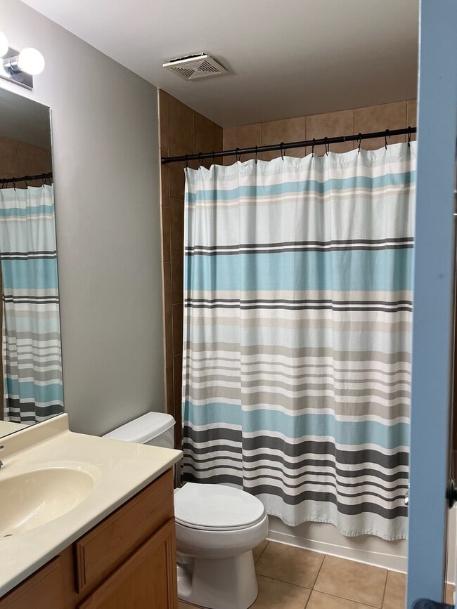 Building Photo - 705 Keystone Ln