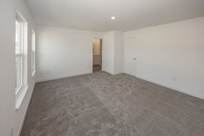 Building Photo - 3 bedroom, Two and Half bath townhome in the heart of Westfield