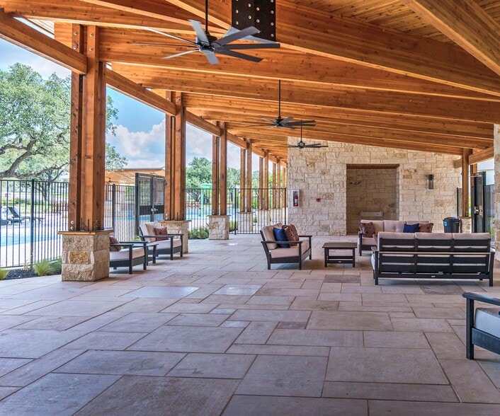 Building Photo - 300 La Joya Pass