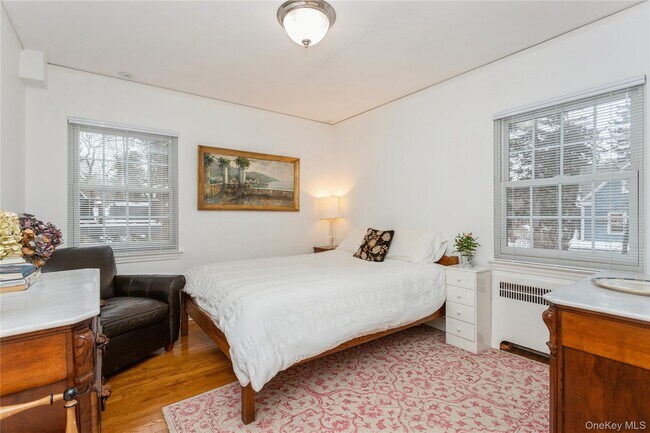 Building Photo - 9 Holland Pl