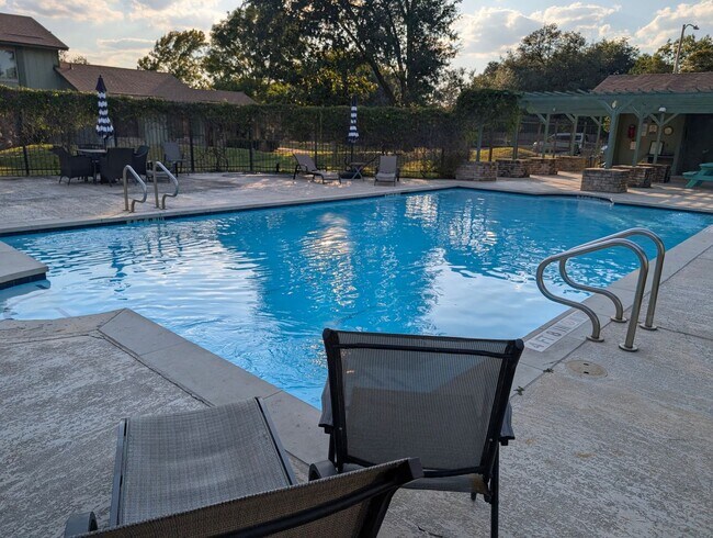 Building Photo - Contemporary 3/BR 1.5/BA Home with Updated...