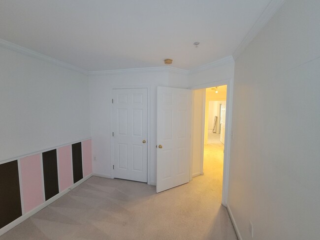 Building Photo - Lovely 3 BR/3.5 BA Townhome in Hanover!