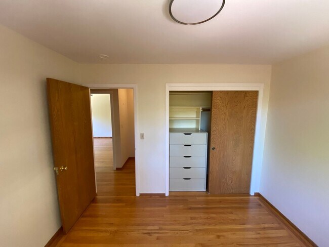 Building Photo - 301 Lacour Way