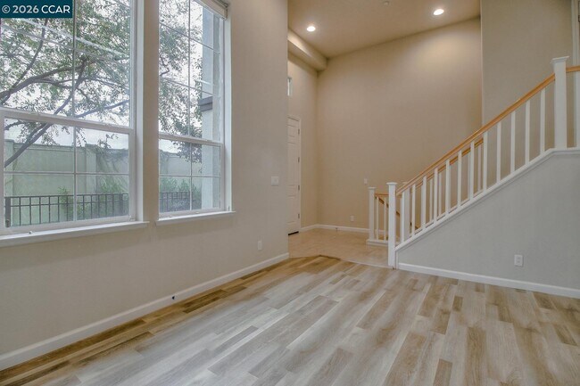 Building Photo - 2066 Mendocino Lane