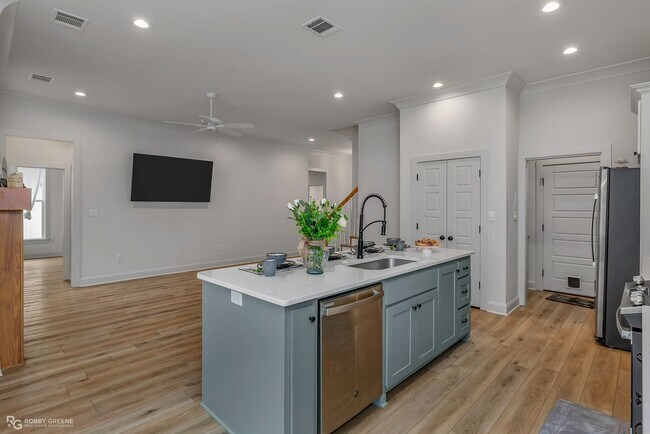 Building Photo - Gorgeous 3 bed 3 bath home for lease | Nor...