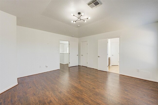 Building Photo - 1403 High Thicket Ct