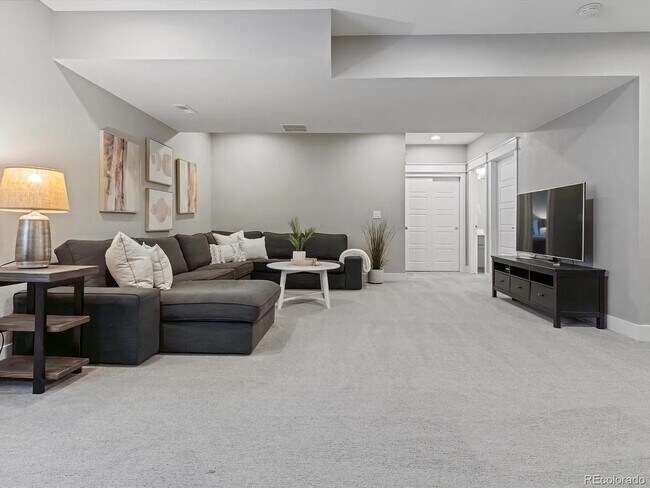 Building Photo - 5402 Uinta Way