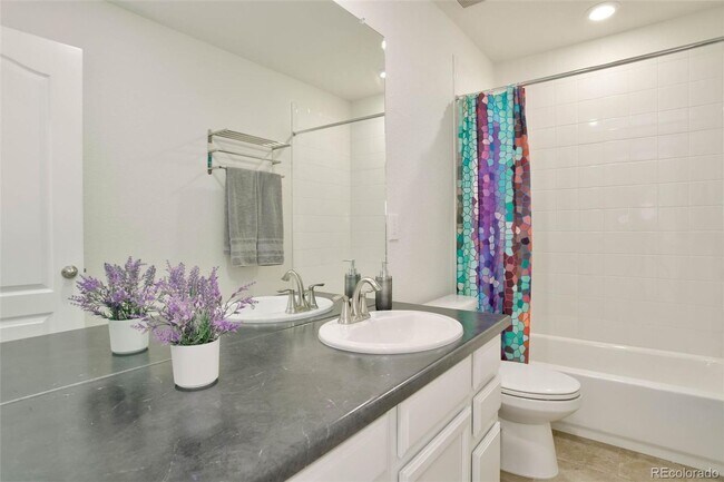 Building Photo - Lovely Newer 3 Bedroom Home