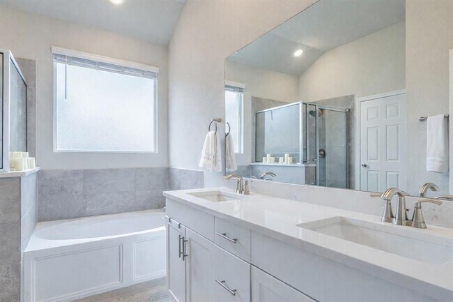 Building Photo - 261 Cathedral Mountain Dr
