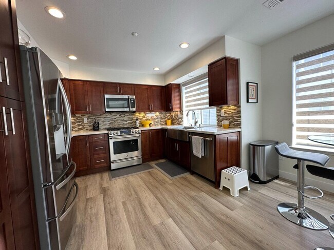 Building Photo - 1 Passage Ln