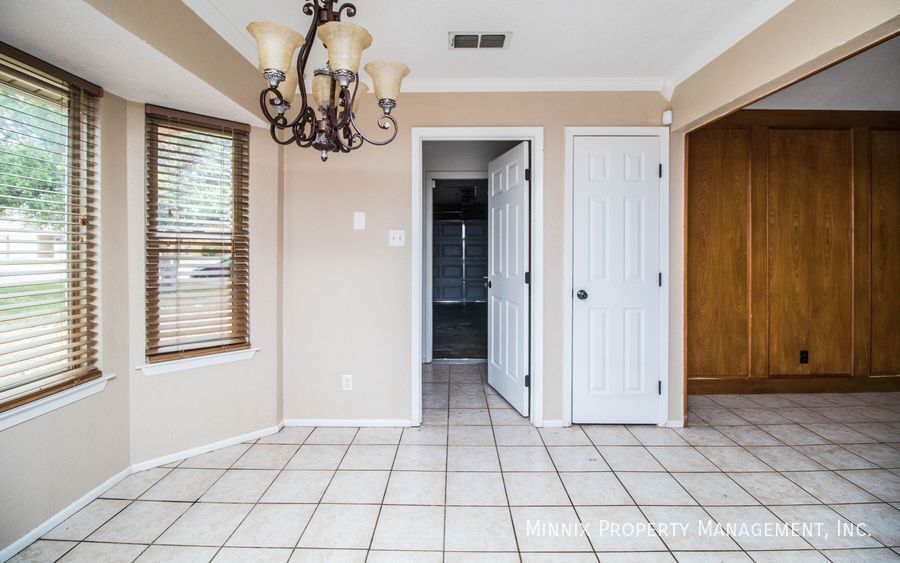 Building Photo - 4429 Esmond Dr