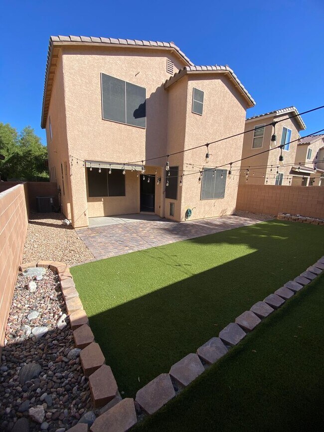 Building Photo - AMERICANA Property Mgmt - Beautiful 4 beds...