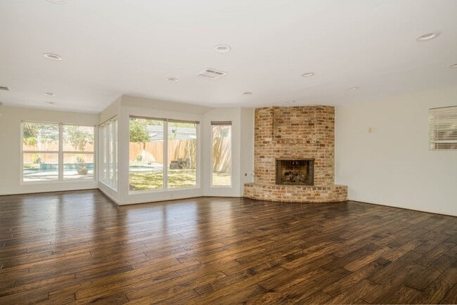 Building Photo - 12458 Woodthorpe Ln