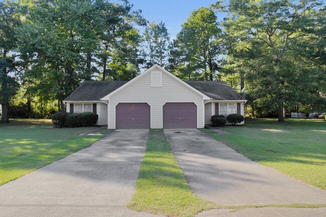Building Photo - 1615 RaceTrack Rd