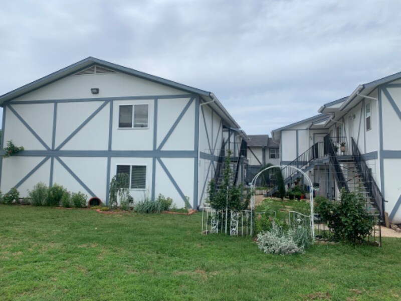 Building Photo - 1701 NW 29th St