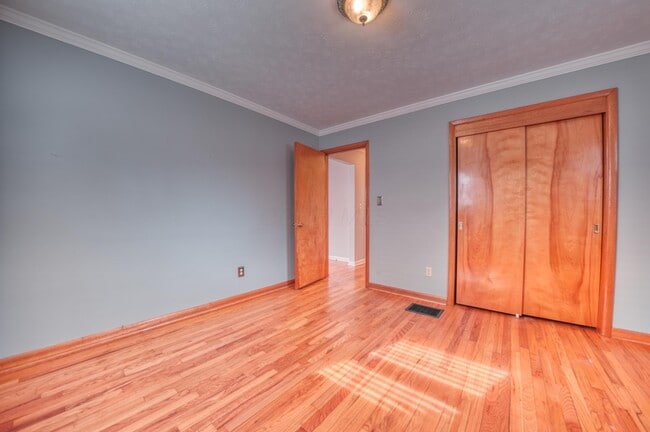 Building Photo - 3088 Ontario St