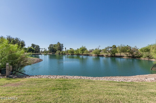 Building Photo - 7714 E Wilshire Dr