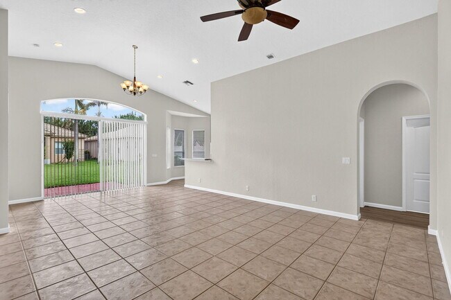 Building Photo - 5614 Sunberry Cir