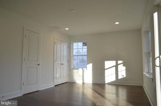 Building Photo - 113 FRED CLARK Dr