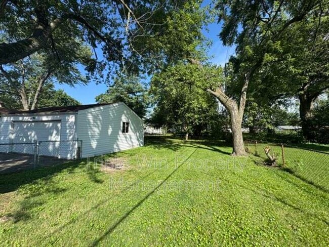 Building Photo - 915 Mullanphy Ln