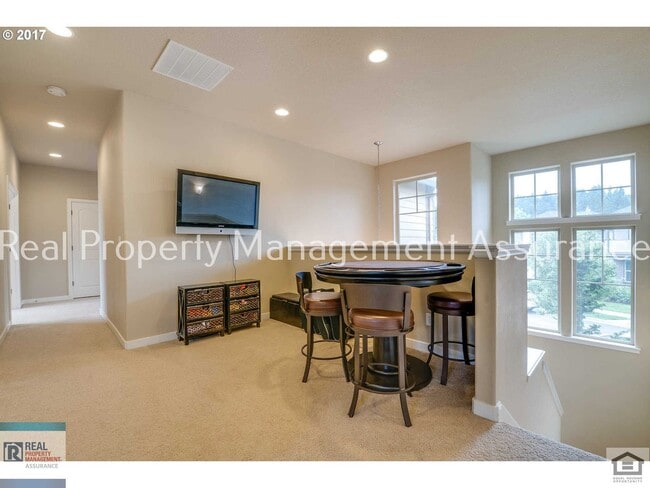 Building Photo - 13933 SW Walnut Creek Way