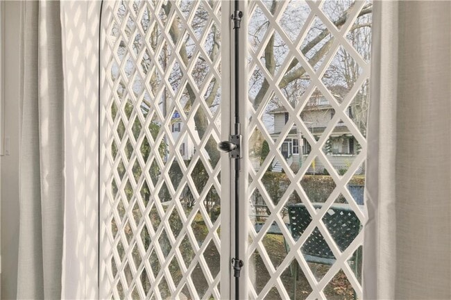 Building Photo - 98 Kay St