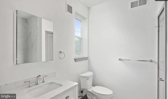 Building Photo - 2646 Janney St