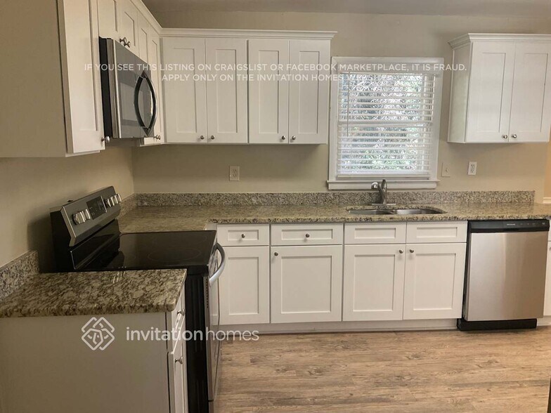 Building Photo - 686 Rollingwood Pl