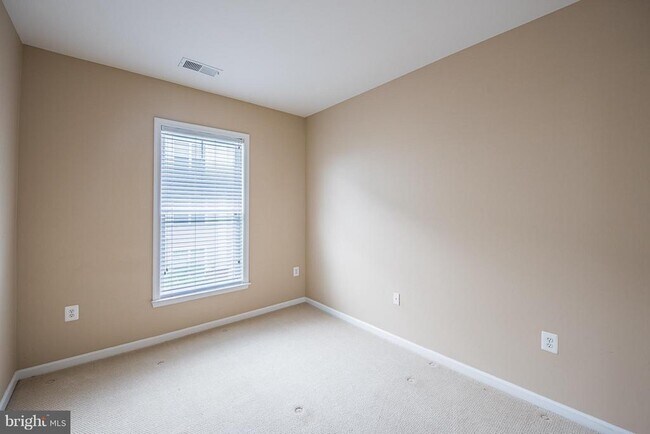 Building Photo - 3830 Lightfoot St