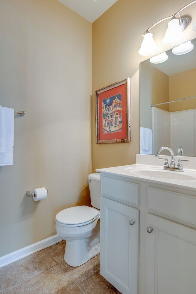 Building Photo - Spotless 5BR/3.5BA rental home, Meade of A...