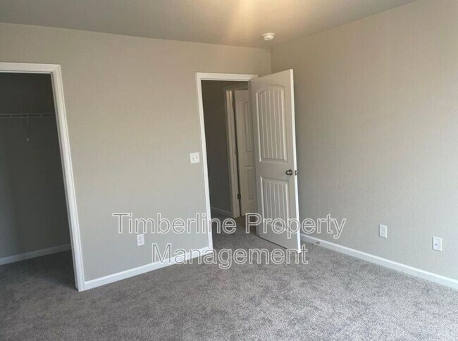 Building Photo - 4039 Meron Pt