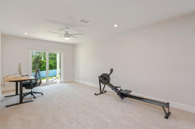 Building Photo - 508 Hideaway Ln
