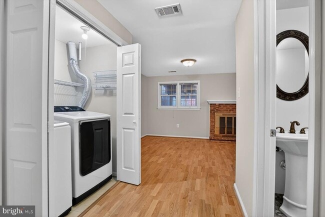 Building Photo - 8408 Millwood Dr