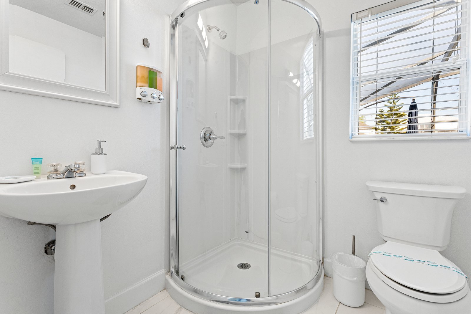 Building Photo - 642 Elderberry Dr