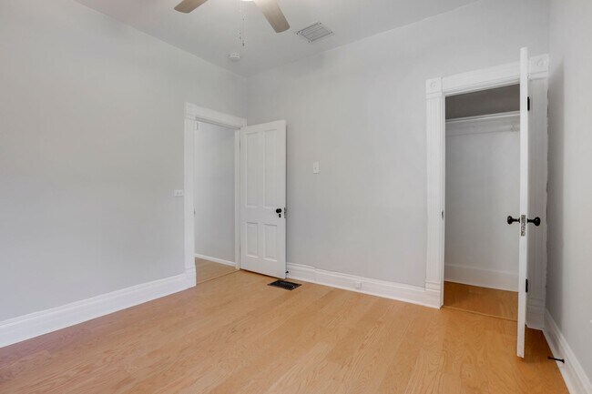 Building Photo - 1136 N Washington St