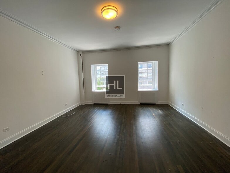 Primary Photo - EAST 65 STREET