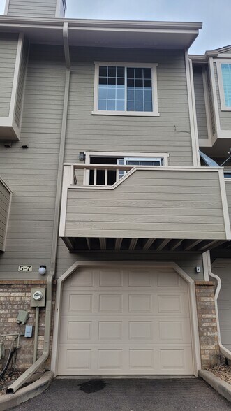 Building Photo - 1818 S Quebec Way
