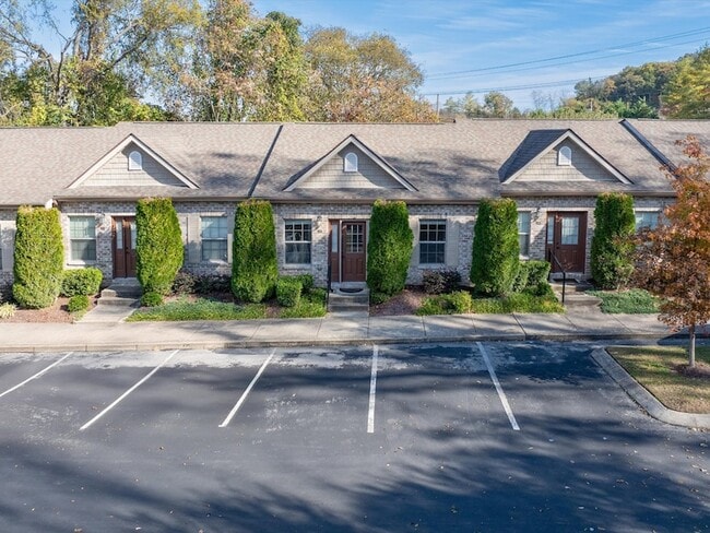 Building Photo - 110 Velena St