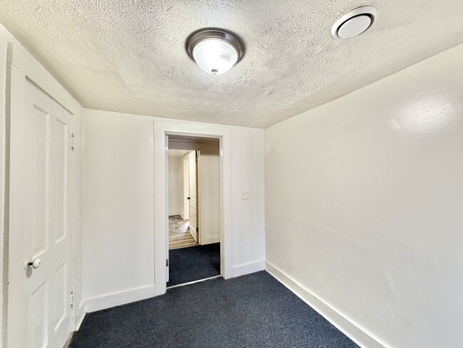 Building Photo - 809 Rockport Rd