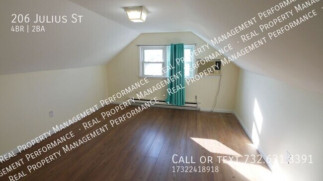 Building Photo - 206 Julius St