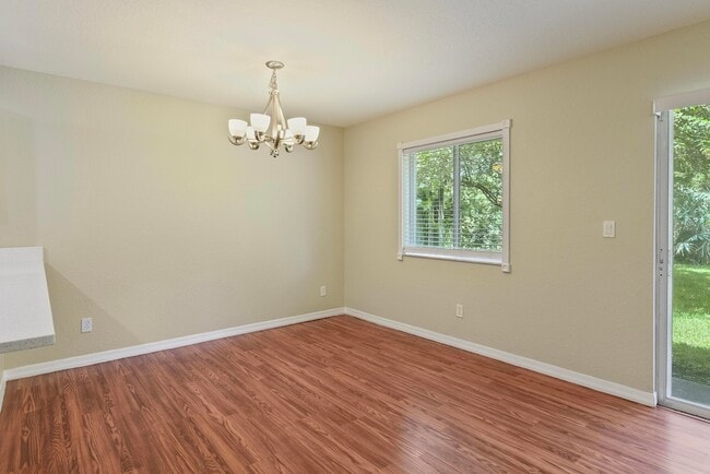 Building Photo - 2205 Marshfield Ct